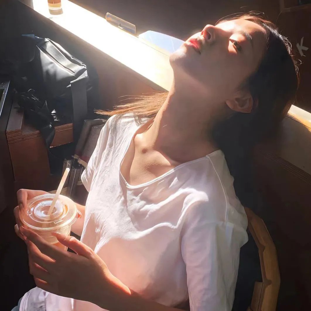 度假村兼职 海报